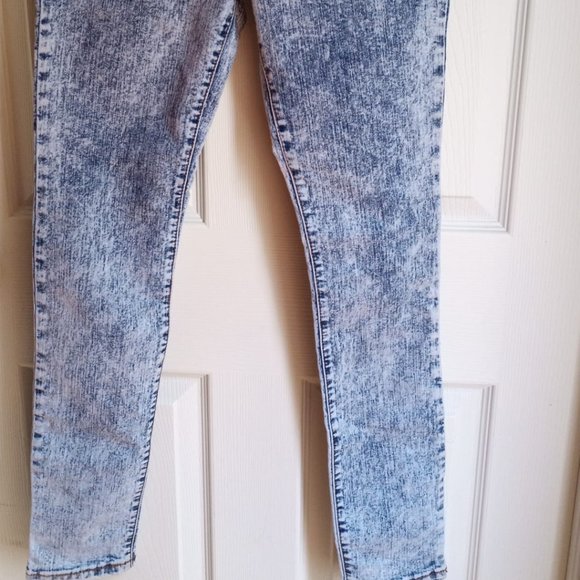 Jeans - Picture 2 of 2